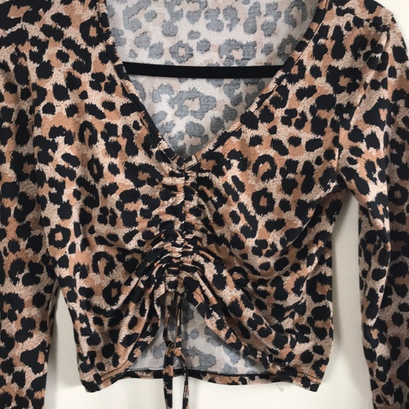 NWOT Pink Rose Leopard Crop Top - Picture 3 of 5